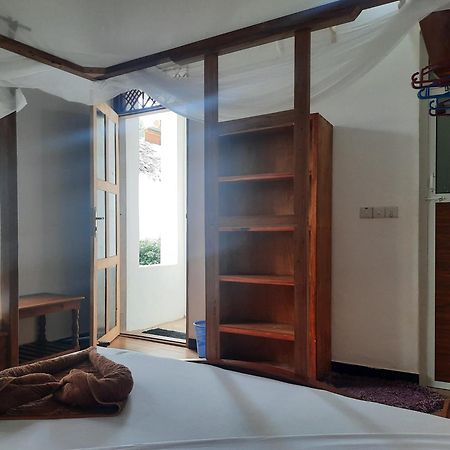 Bed and Breakfast Kajificheni House Нунгві Екстер'єр фото